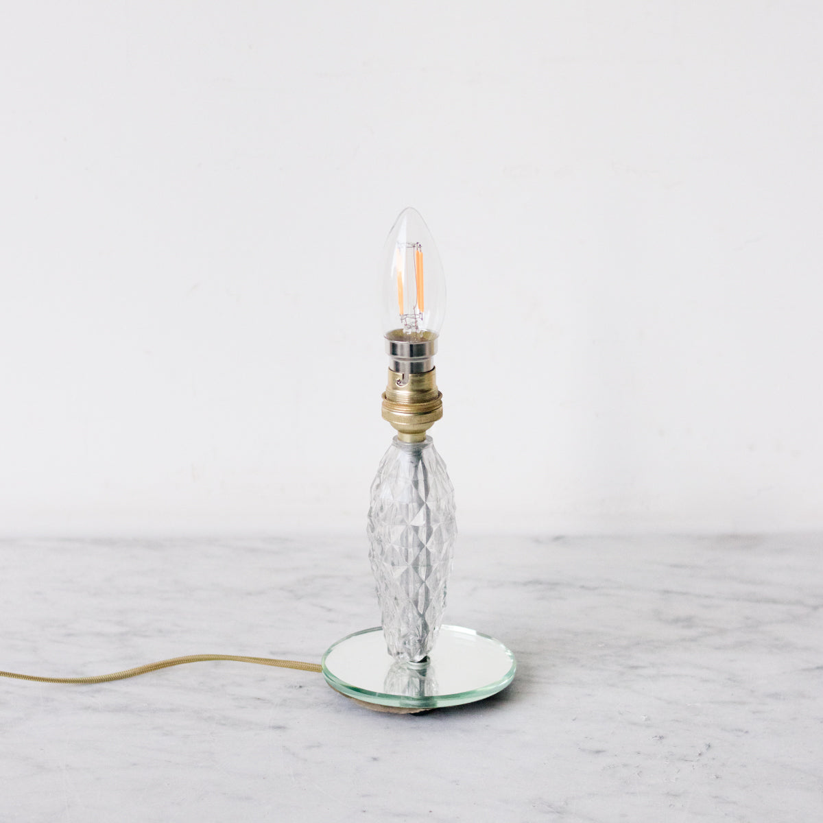 Lampe d'appoint en verre avec base en miroir