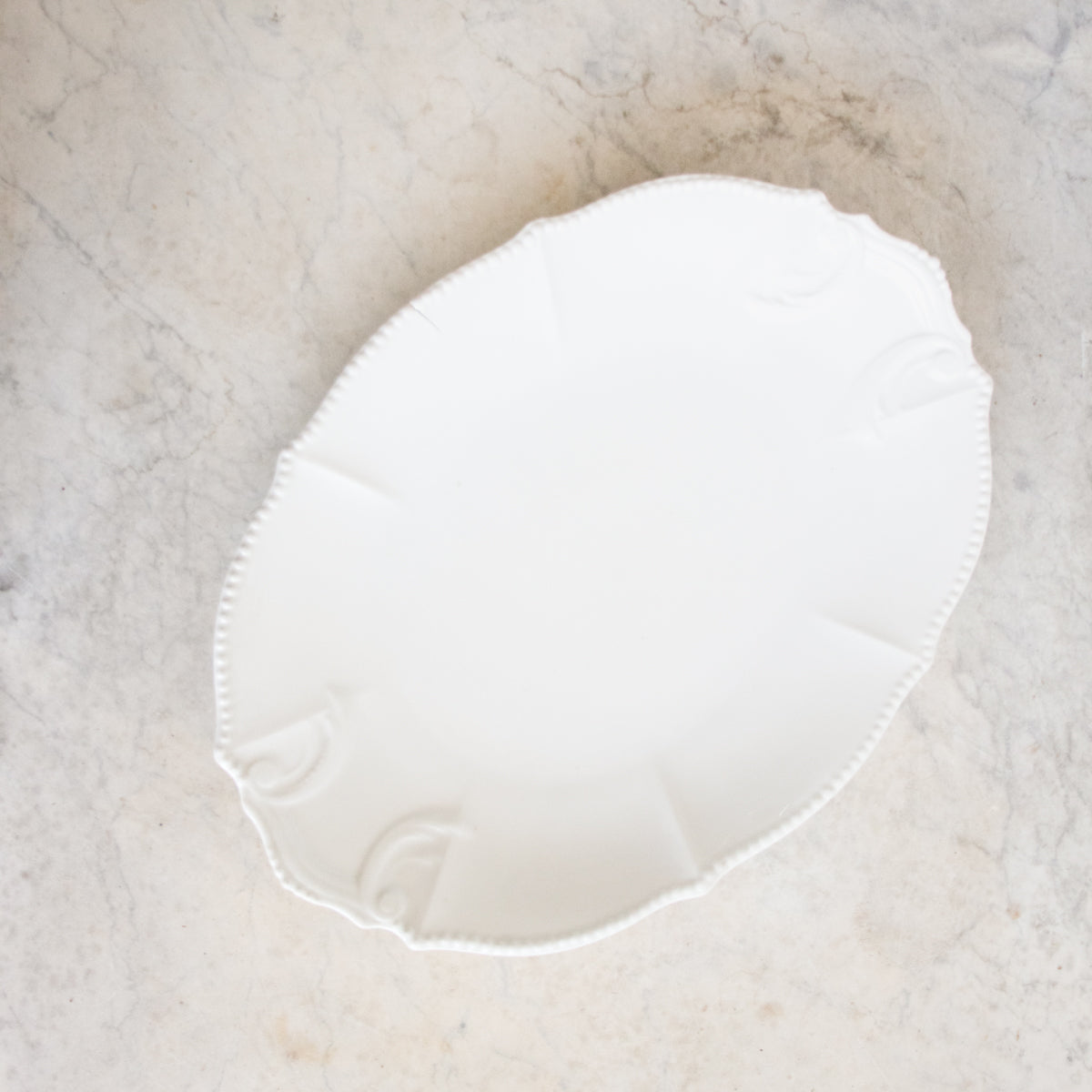 Plat en porcelaine vintage