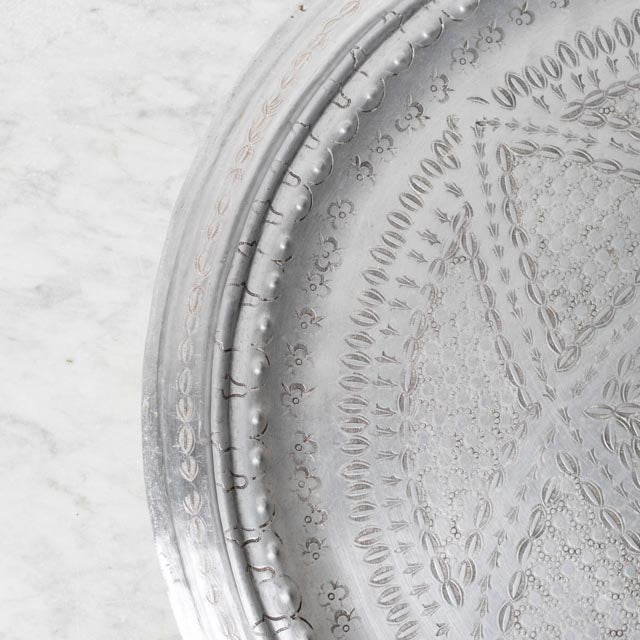 Plateau marocain vintage en aluminium