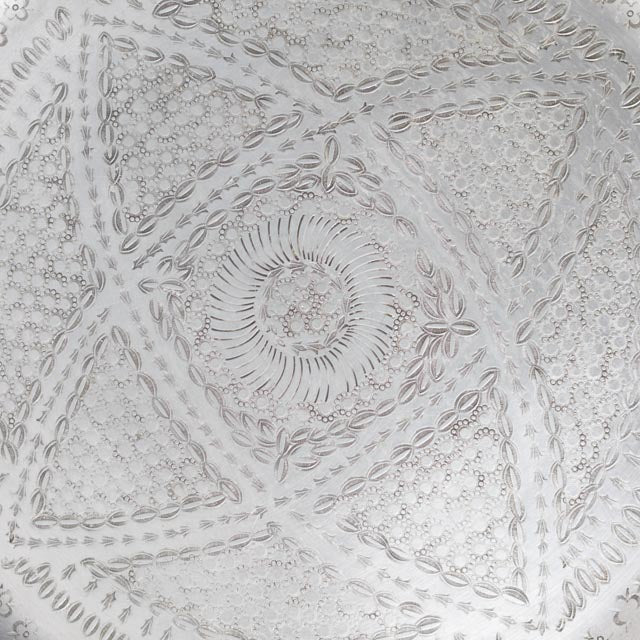 Plateau marocain vintage en aluminium