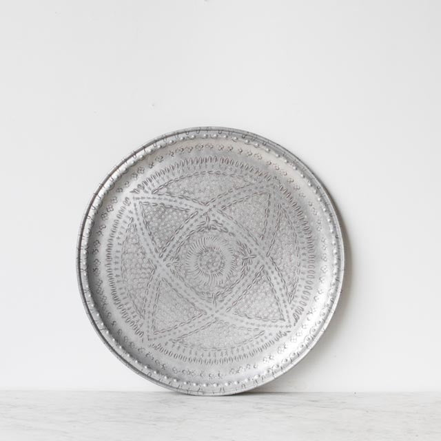 Plateau marocain vintage en aluminium