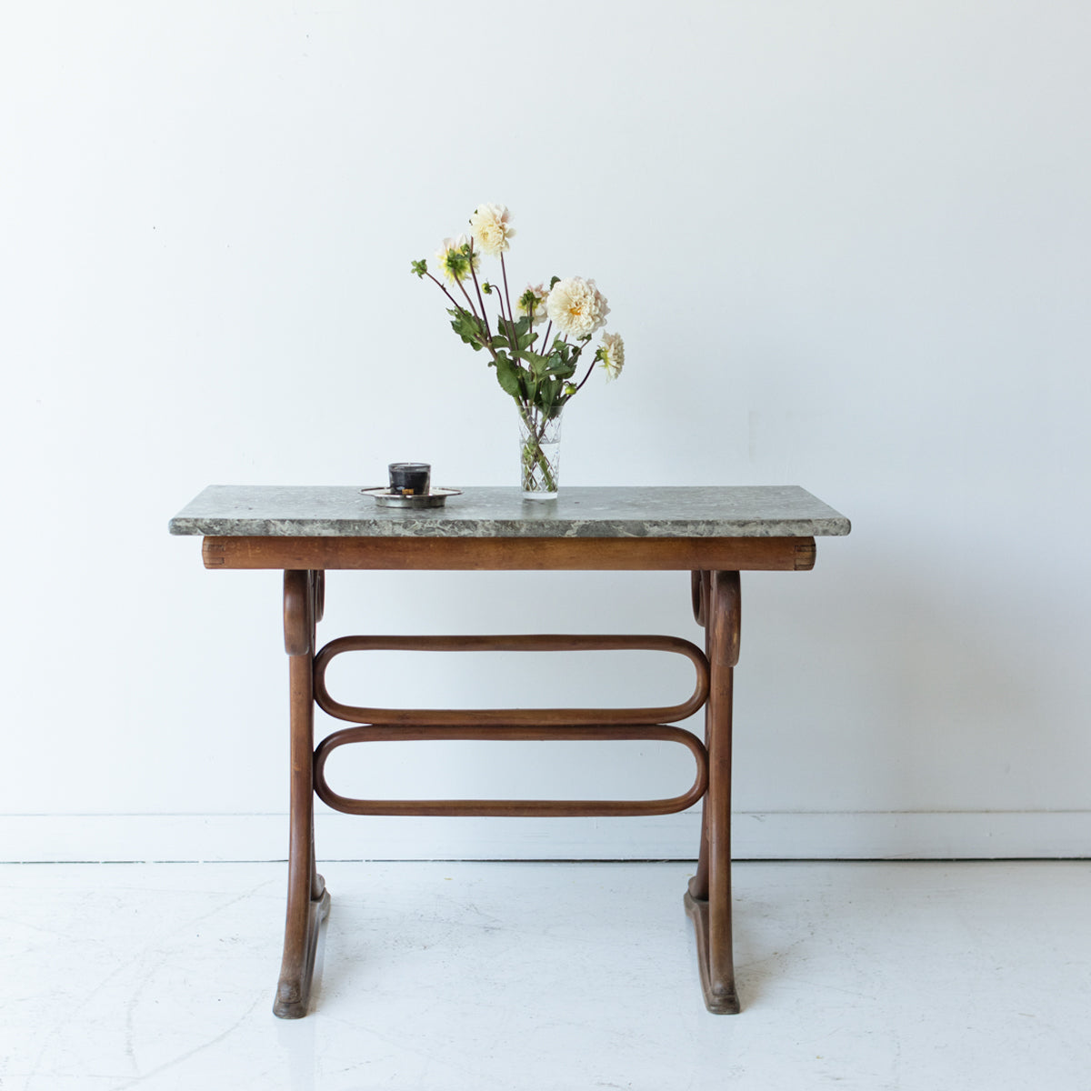 Console en marbre Thonet