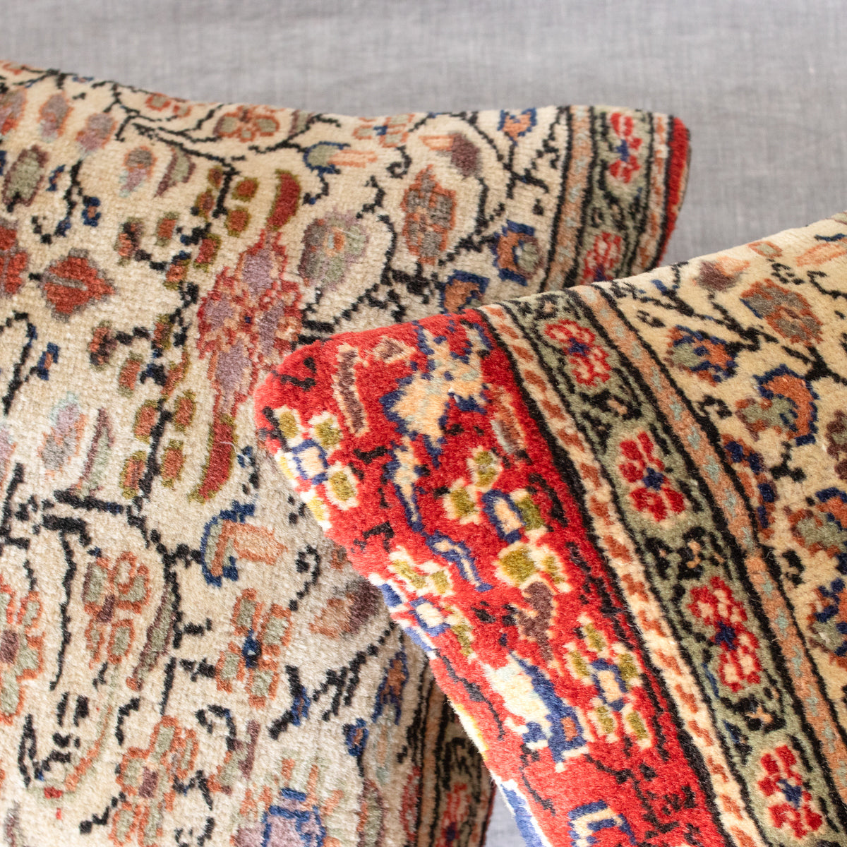 Coussin touffeté vintage | Croix