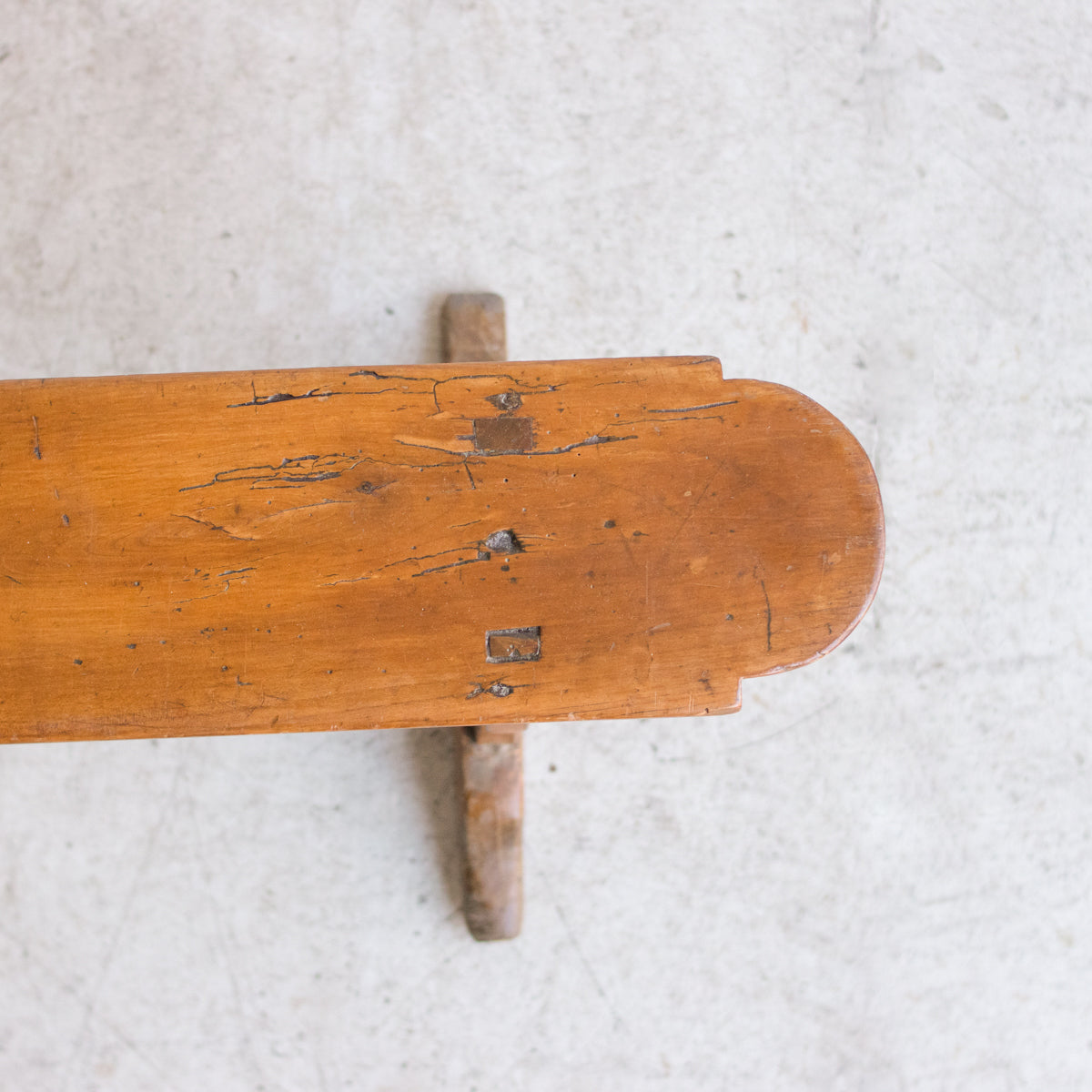 Banc antique en noyer