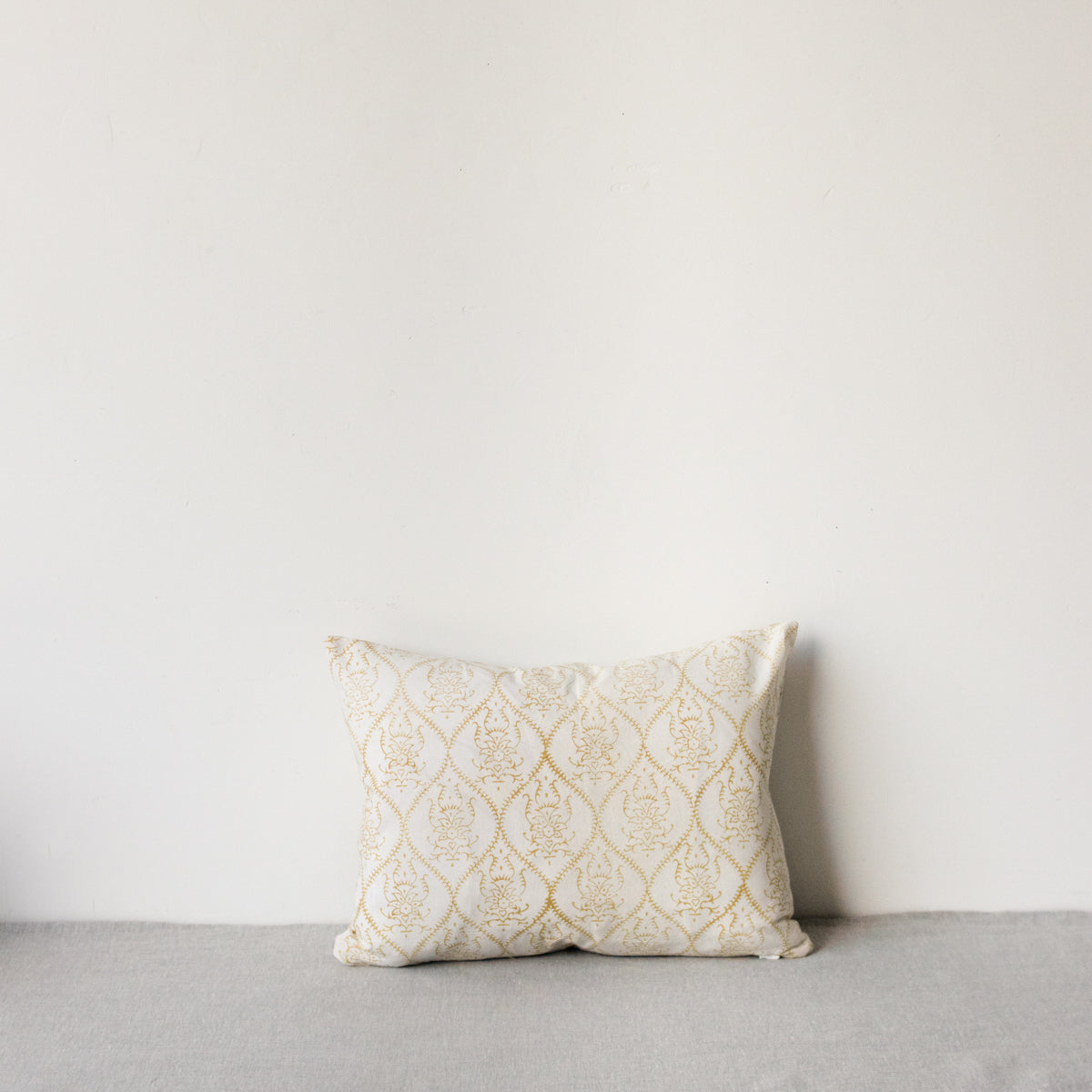 Housse de coussin imprimée en édition limitée | Juliette Gold, reversée à Viviane Gold