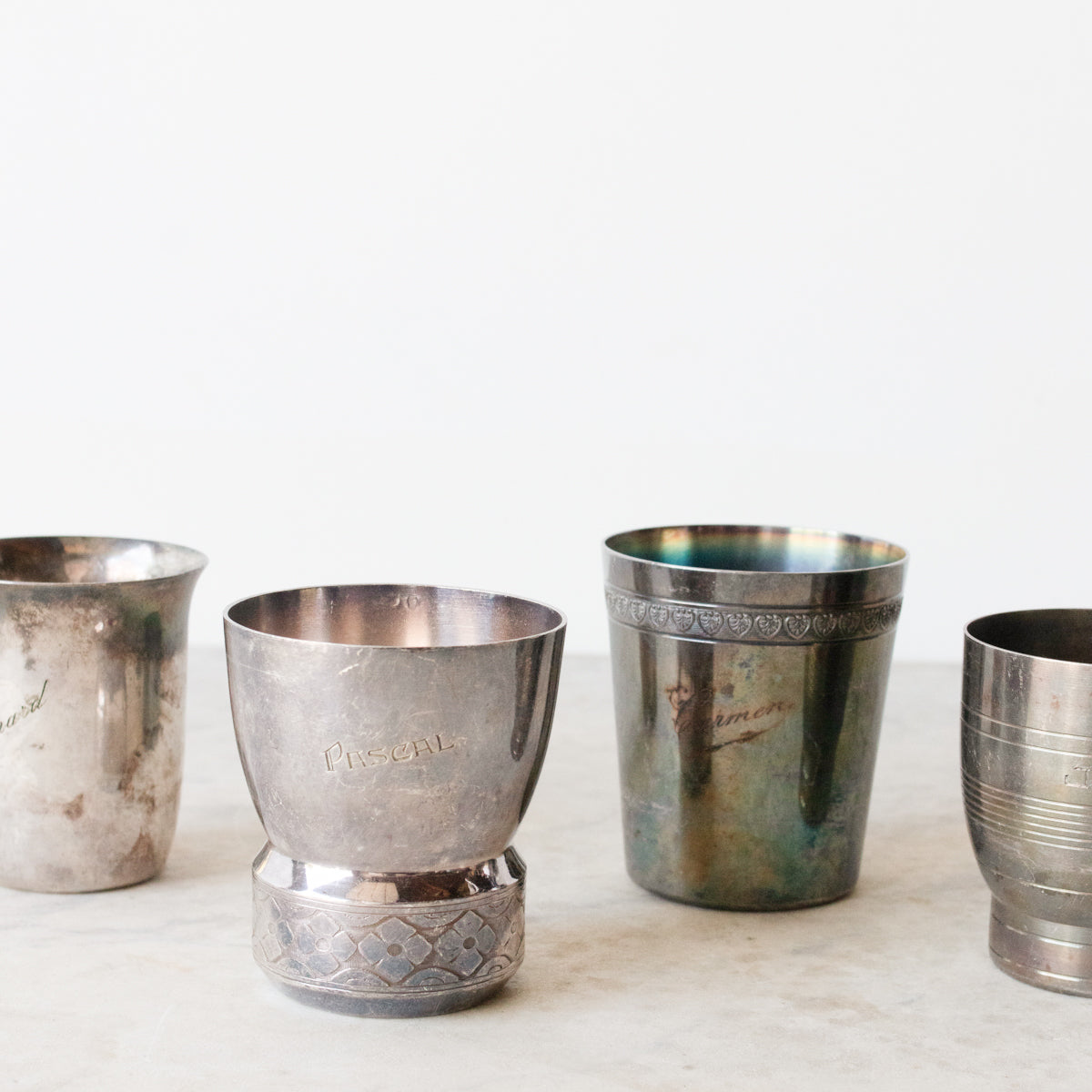 Lot de 5 tasses de baptême gravées