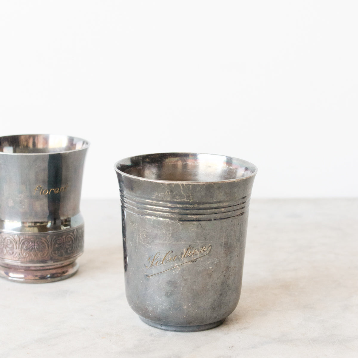 Lot de 5 tasses de baptême gravées