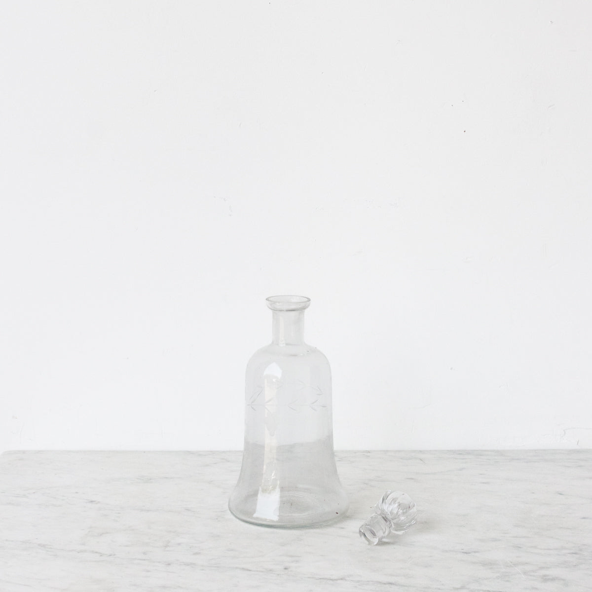 Carafe en forme de cloche avec bouchon