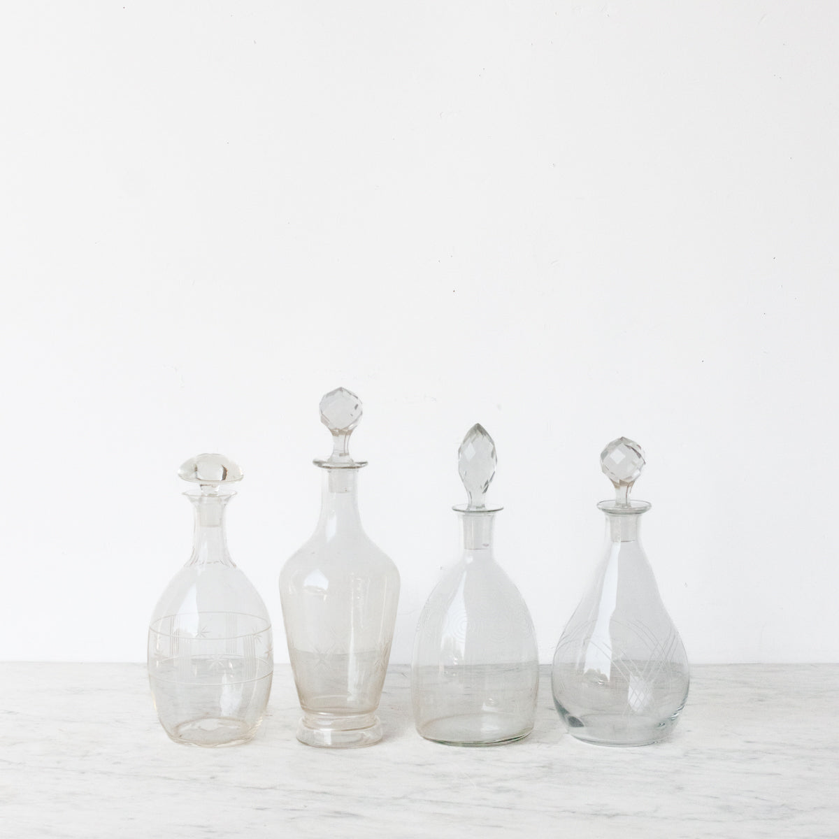Carafe gravée du milieu du siècle