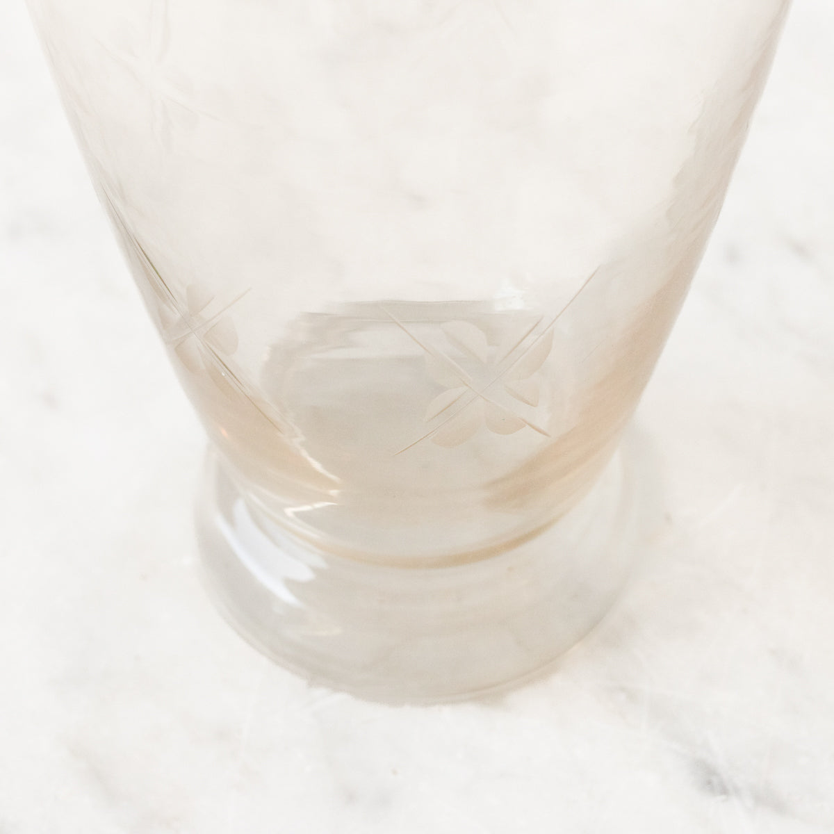 Carafe gravée du milieu du siècle
