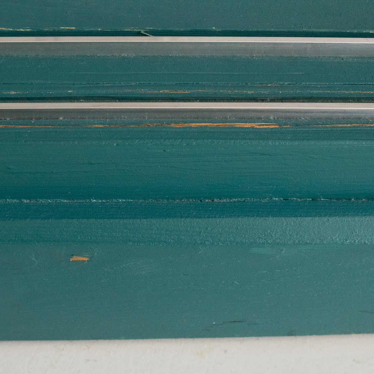 Armoire à portes coulissantes en bois récupéré | Échantillon de sol