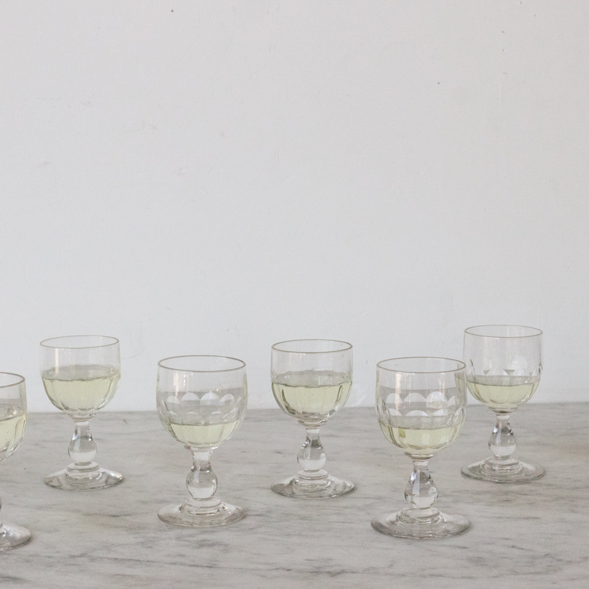 Lot de 6 verres à vin en verre taillé
