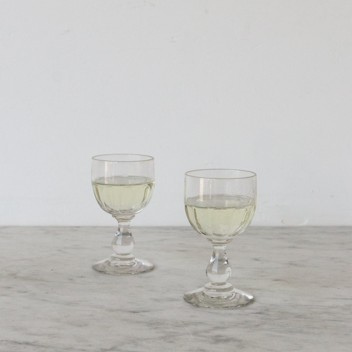 Lot de 6 verres à vin en verre taillé
