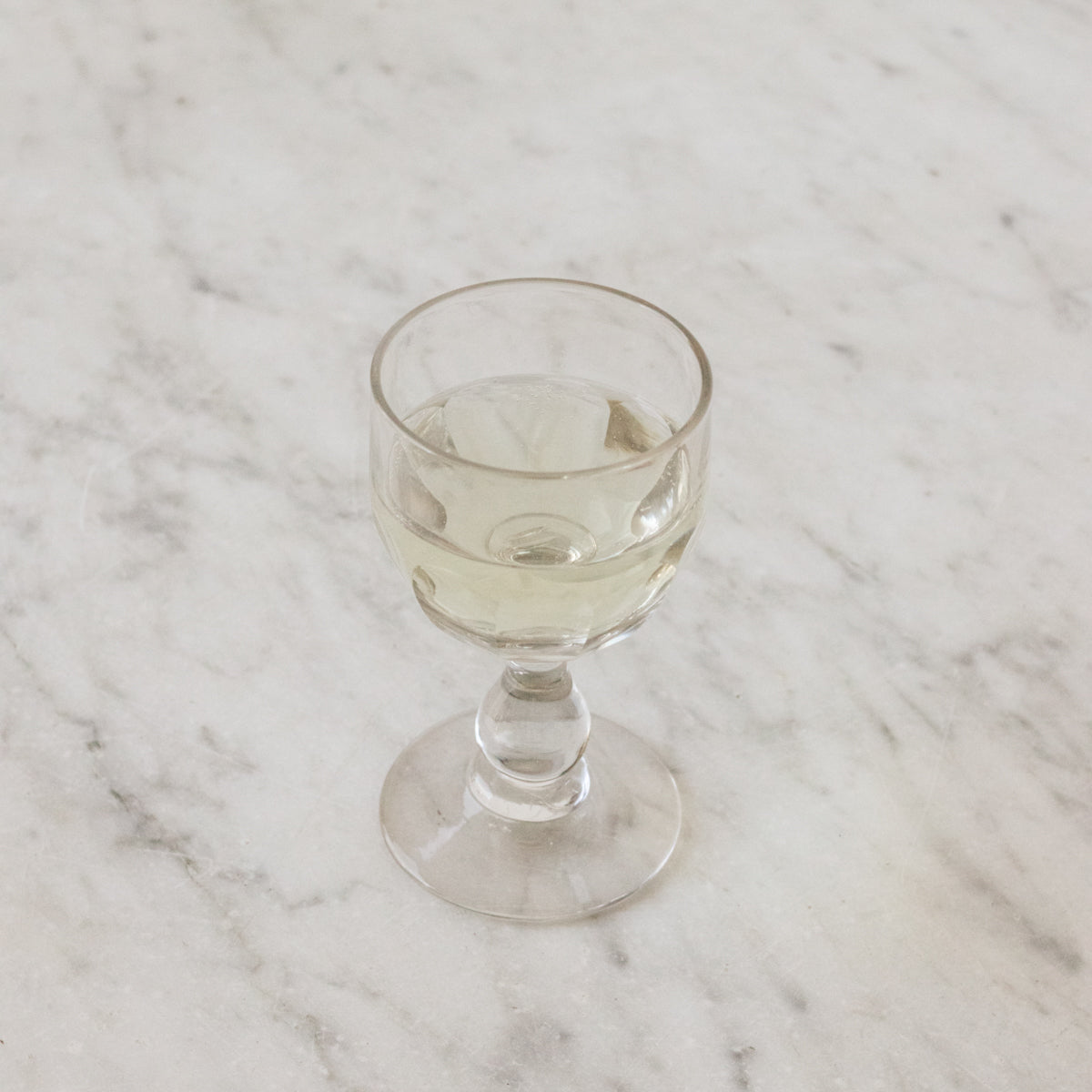 Lot de 6 verres à vin en verre taillé