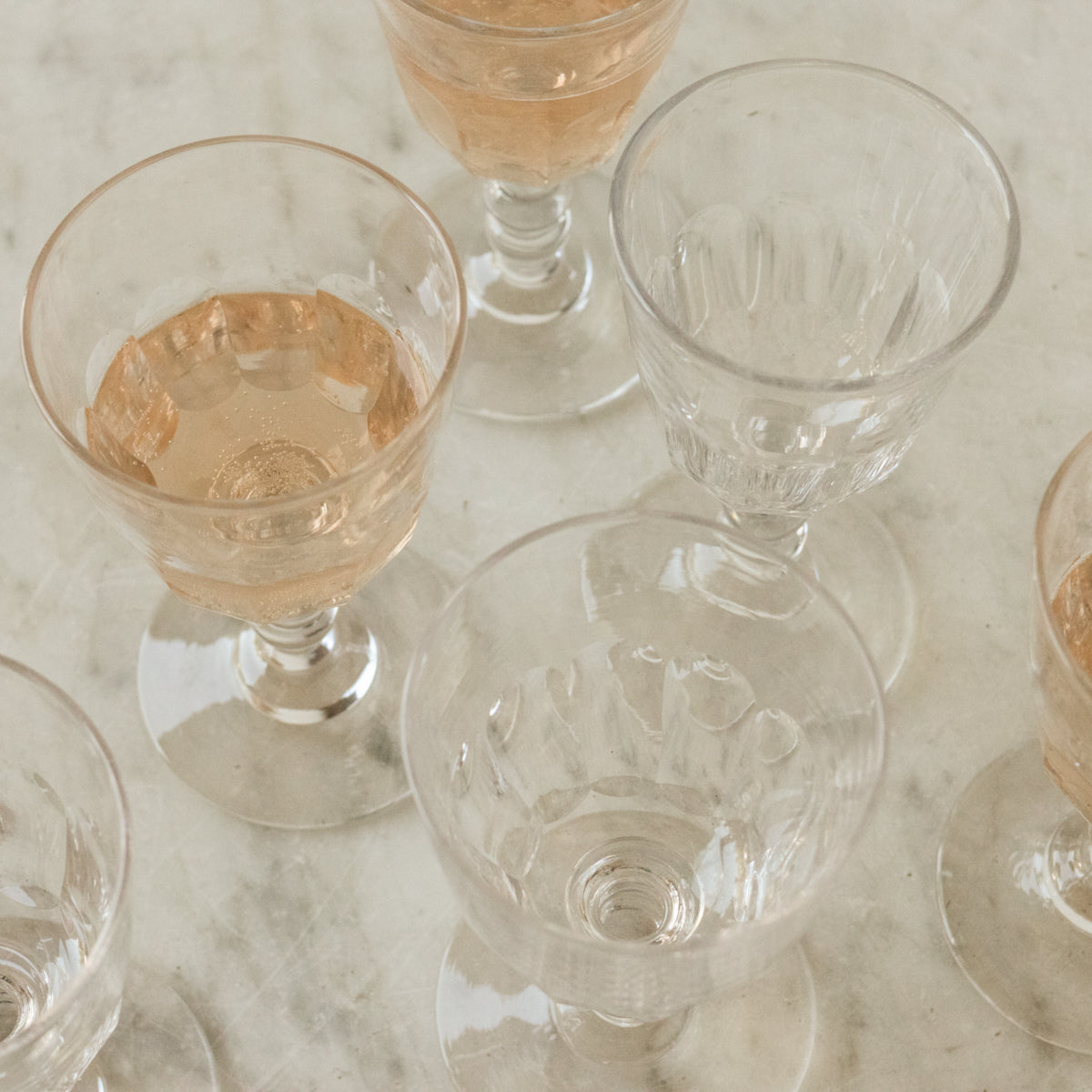 Lot de 6 verres à vin en verre taillé
