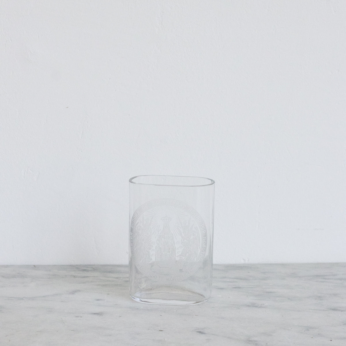 Verre Vichy gravé antique
