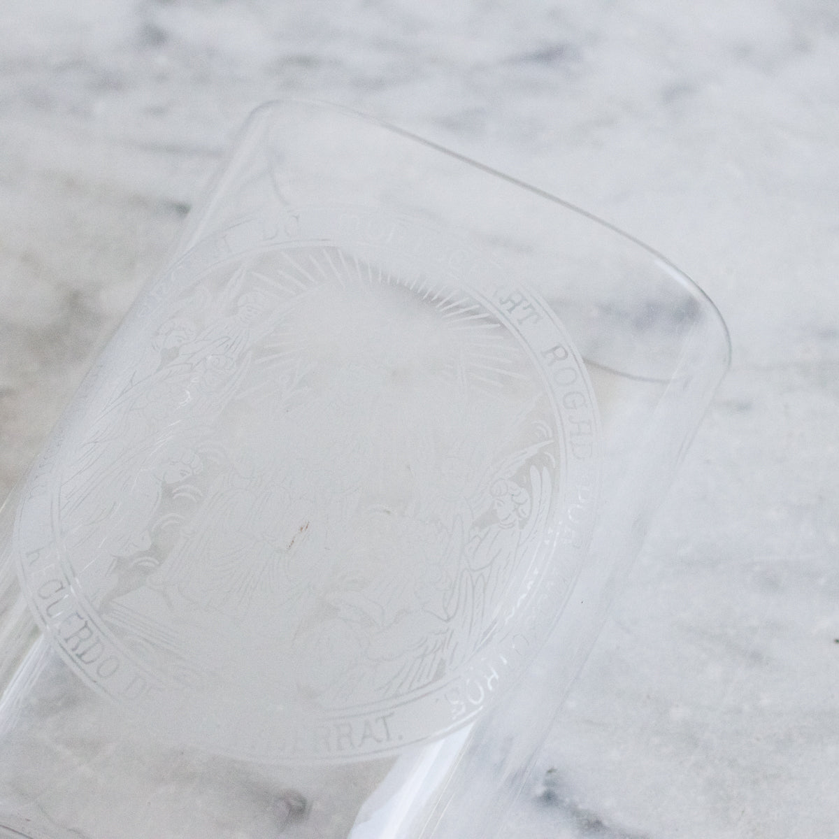 Verre Vichy gravé antique