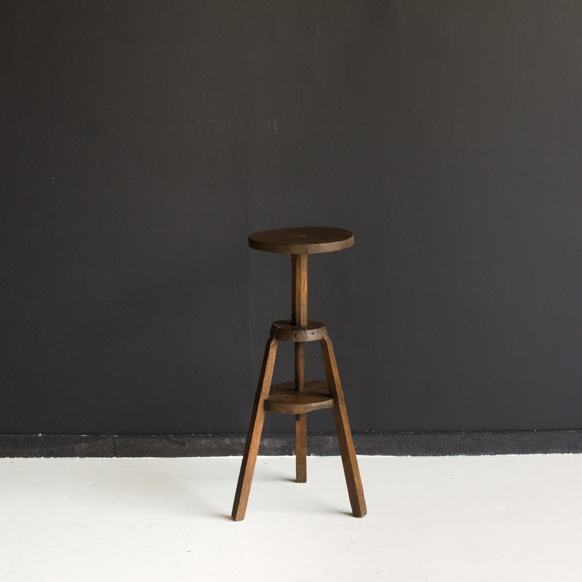 Stand de sculpteur antique