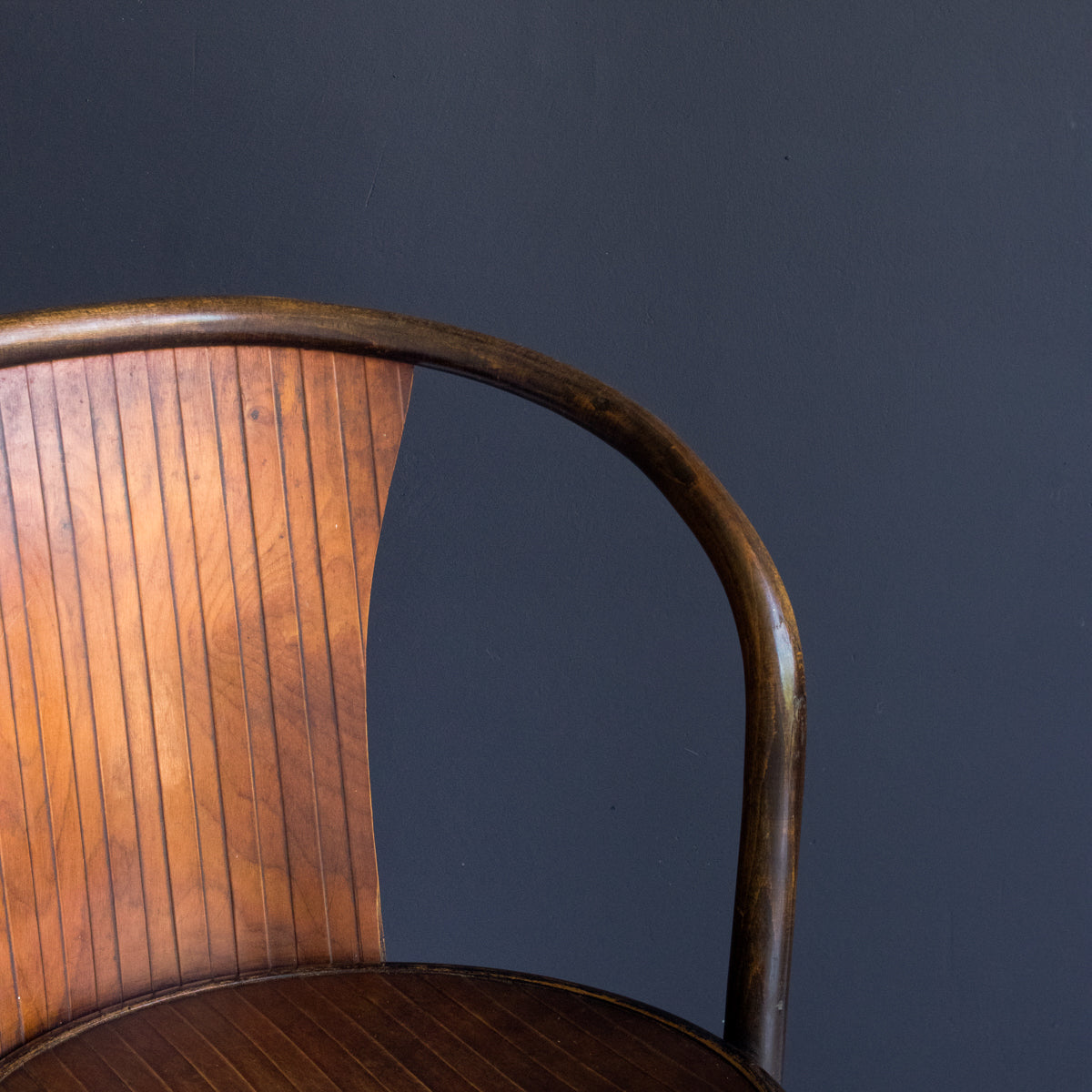 Fauteuil Fischel E15C en bois courbé