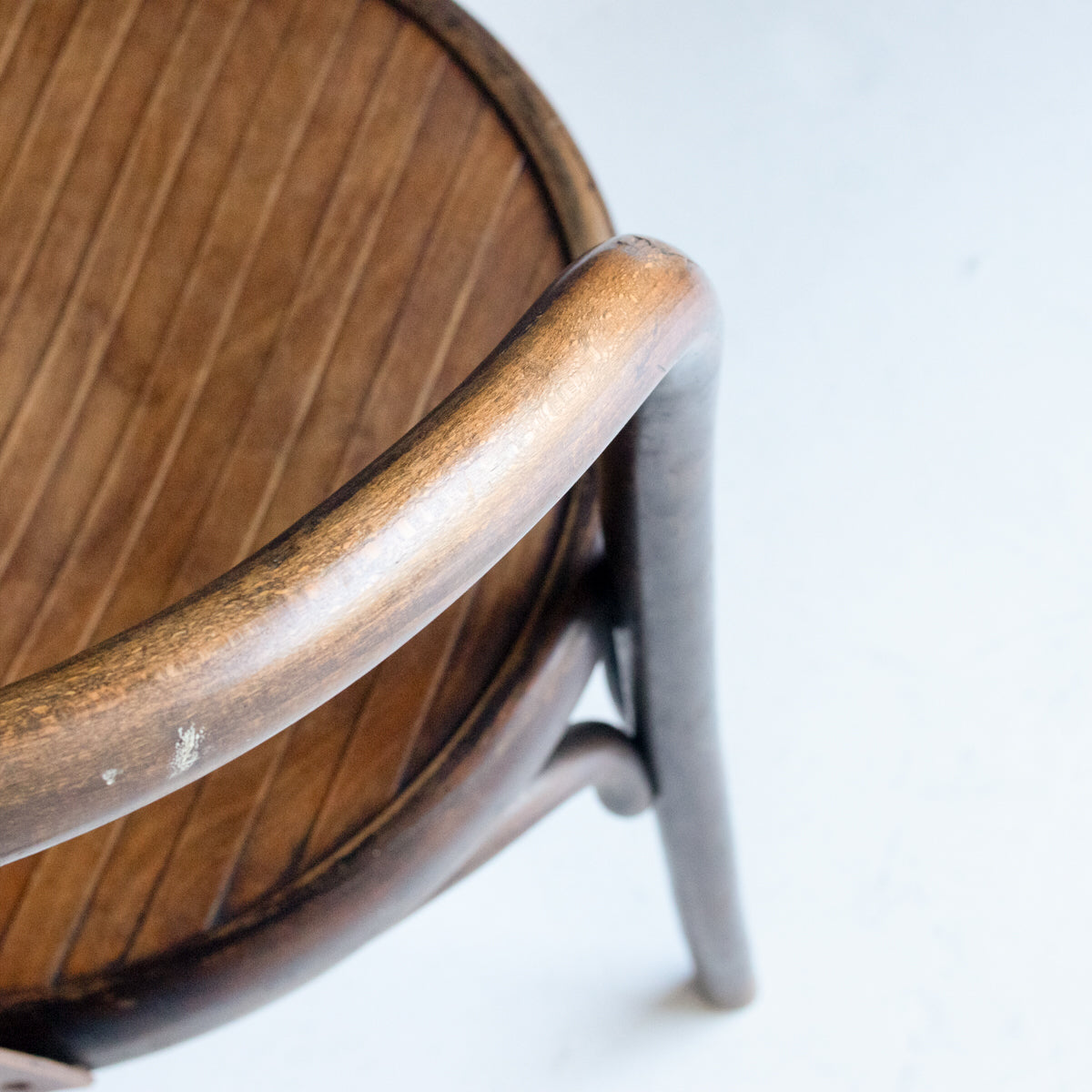 Fauteuil Fischel E15C en bois courbé