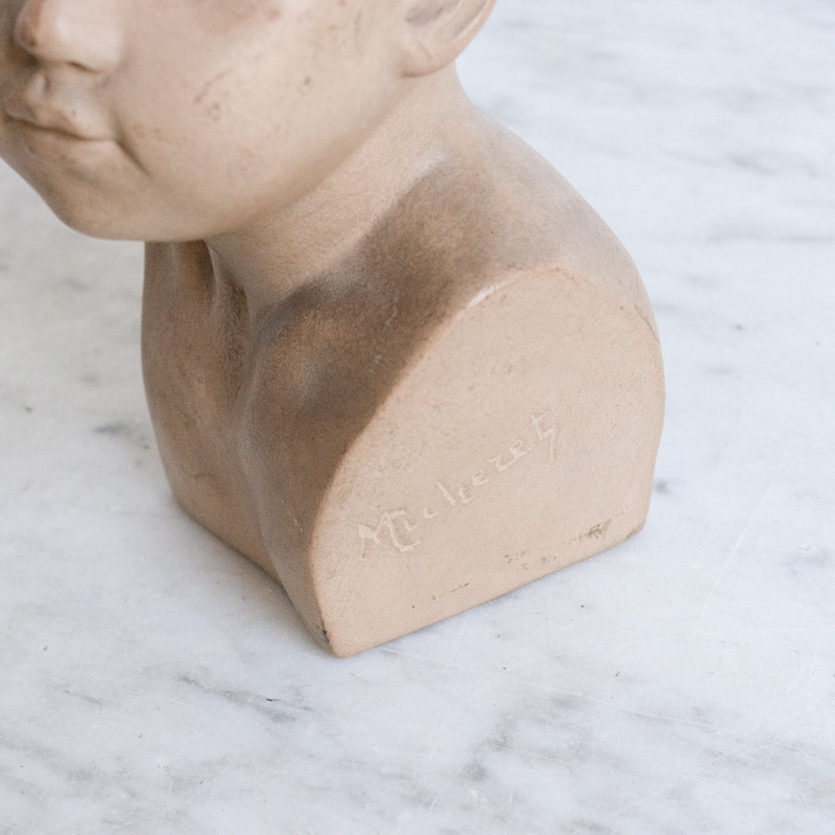 Buste en céramique coulée