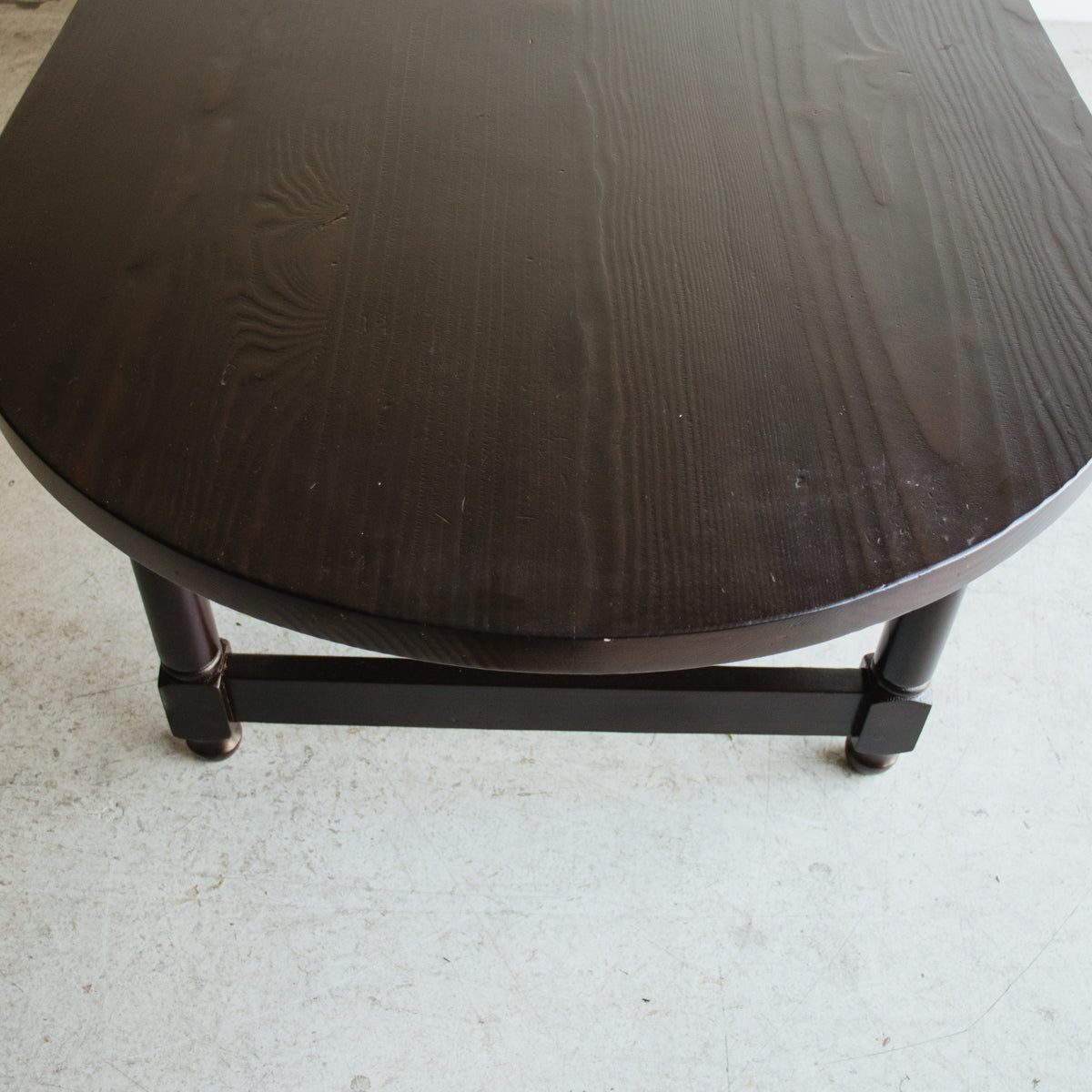 Table de ferme ovale en bois récupéré | Échantillon de sol