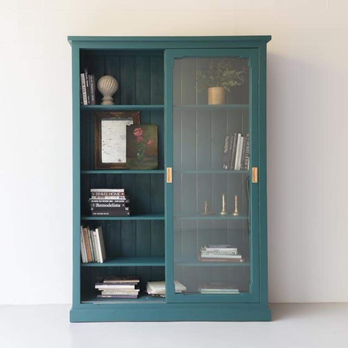 Armoire à portes coulissantes en bois récupéré | Échantillon de sol