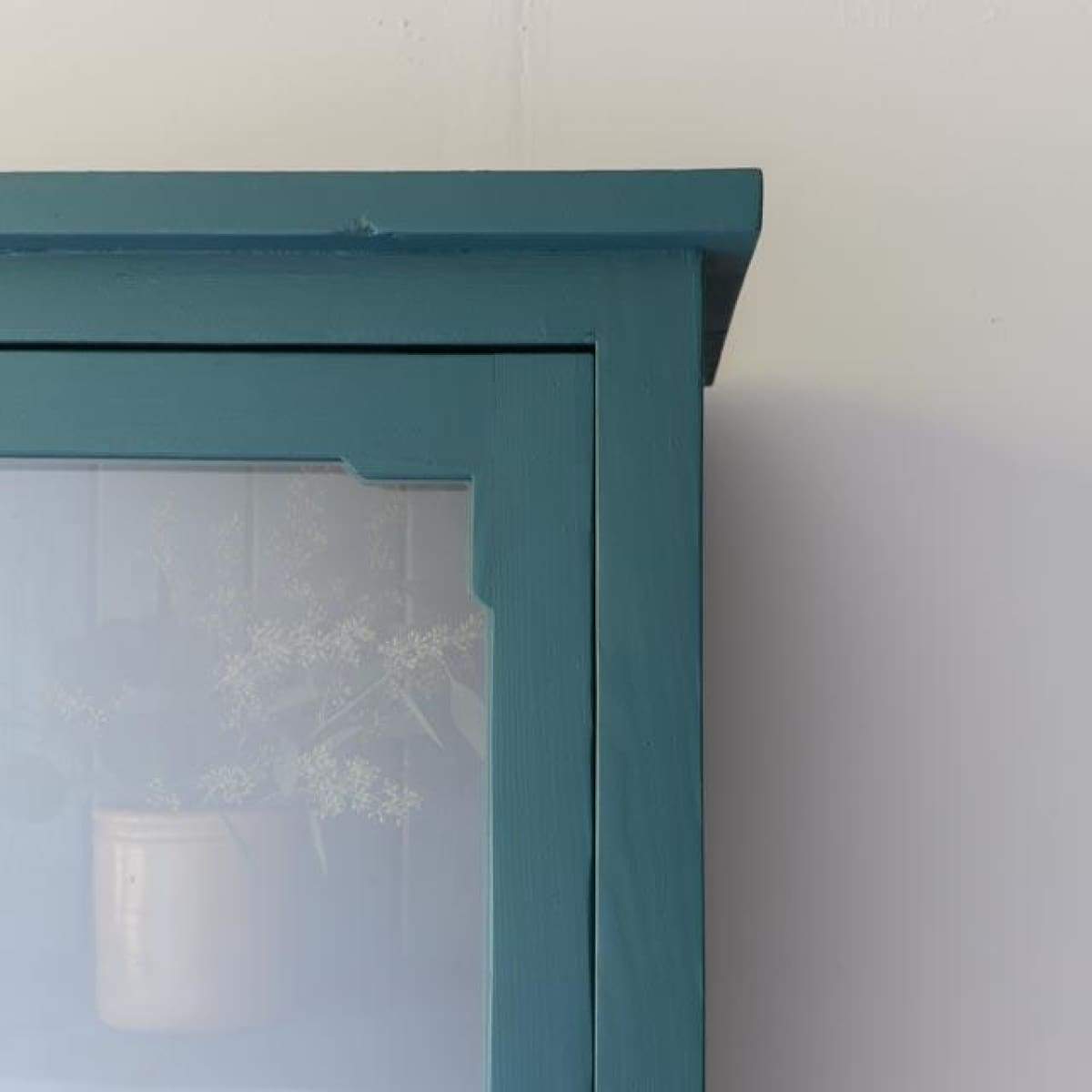 Armoire à portes coulissantes en bois récupéré | Échantillon de sol