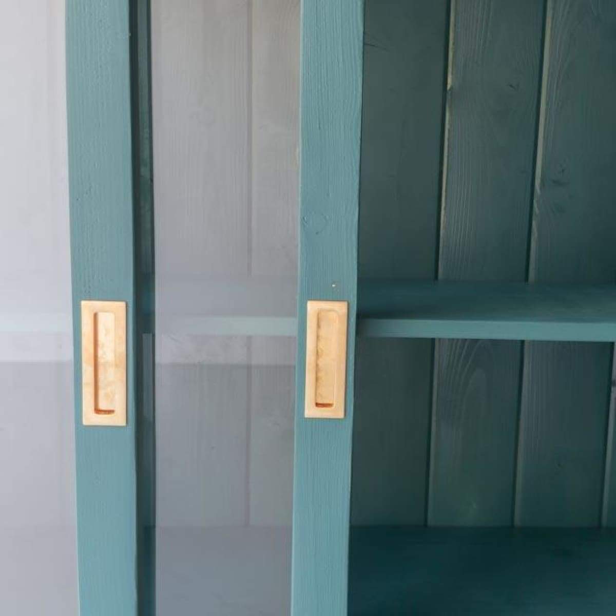 Armoire à portes coulissantes en bois récupéré | Échantillon de sol