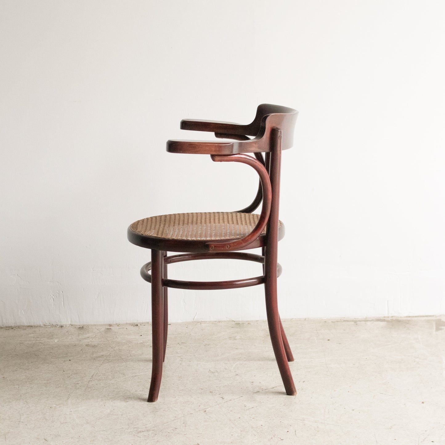Fauteuil Fischel avec cannage œil-de-perdrix
