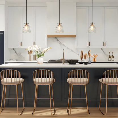 Suspension moderne du milieu du siècle Elisie à 1 ampoule en verre martelé avec dôme en cascade pour cuisine, îlot de cuisine, salle à manger