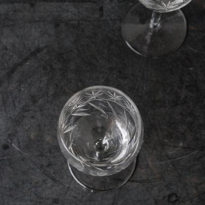 Ensemble de 4 verres à vin en cristal taillé
