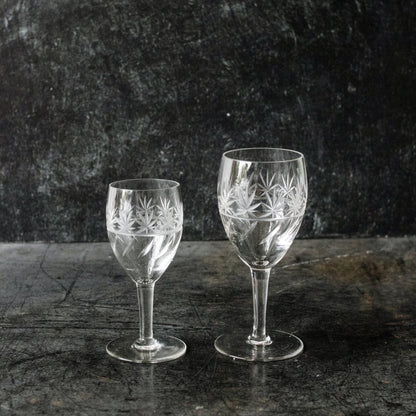 Ensemble de 4 verres à vin en cristal taillé