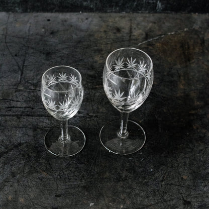 Ensemble de 4 verres à vin en cristal taillé