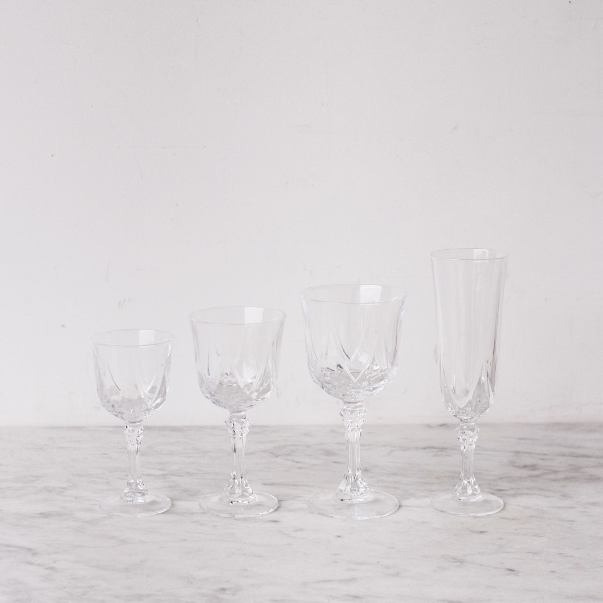 Ensemble de 4 verres à vin vintage