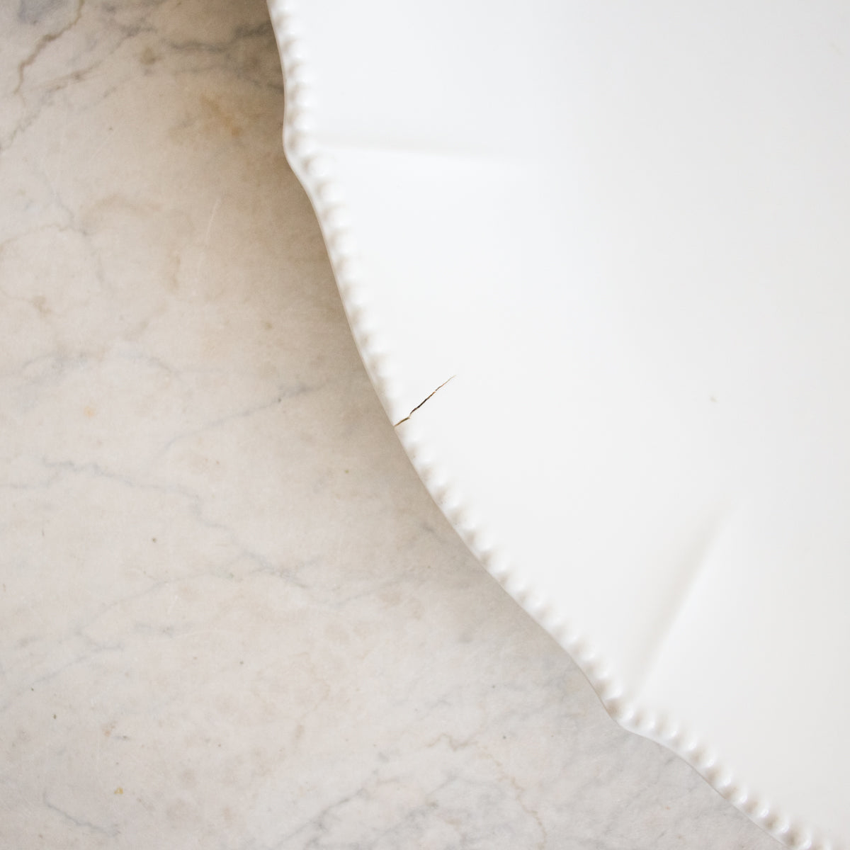 Plat en porcelaine vintage