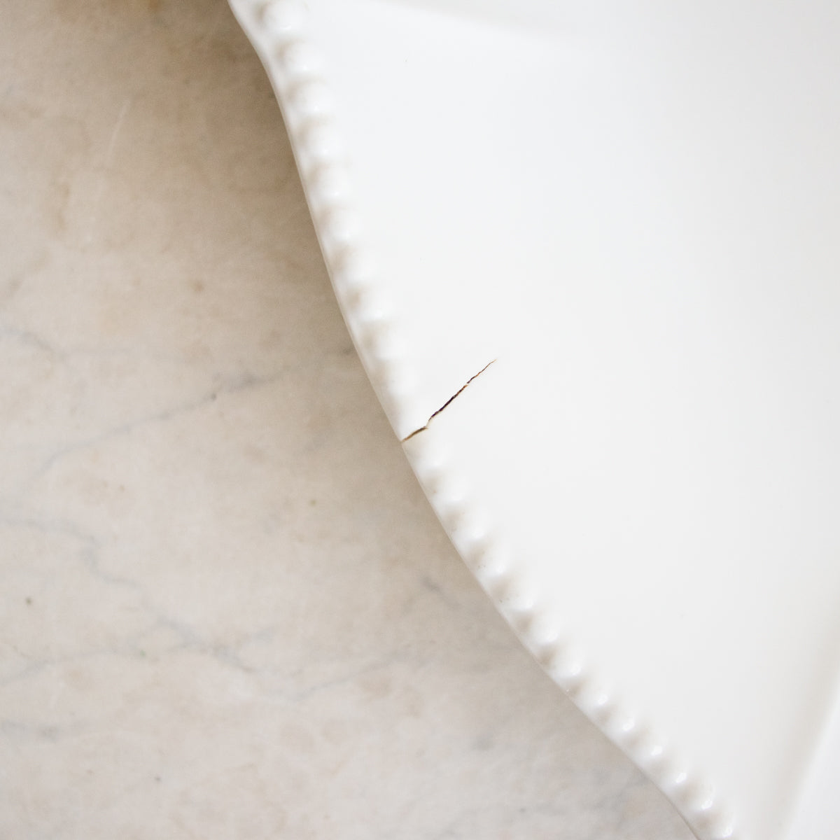 Plat en porcelaine vintage