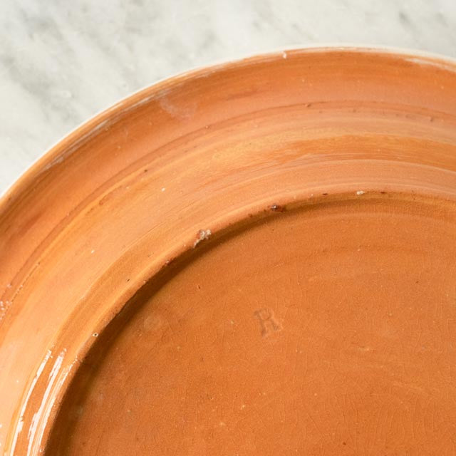 Plat marocain en terre cuite avec glaçure marbrée