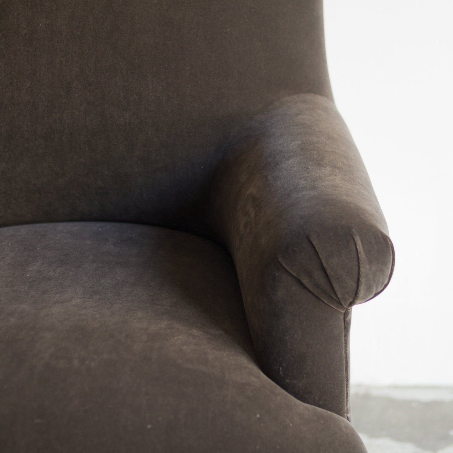 Fauteuil Bellecour | Velours Émile Chocolat | Échantillon