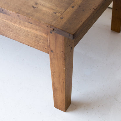 Table basse antique en noyer