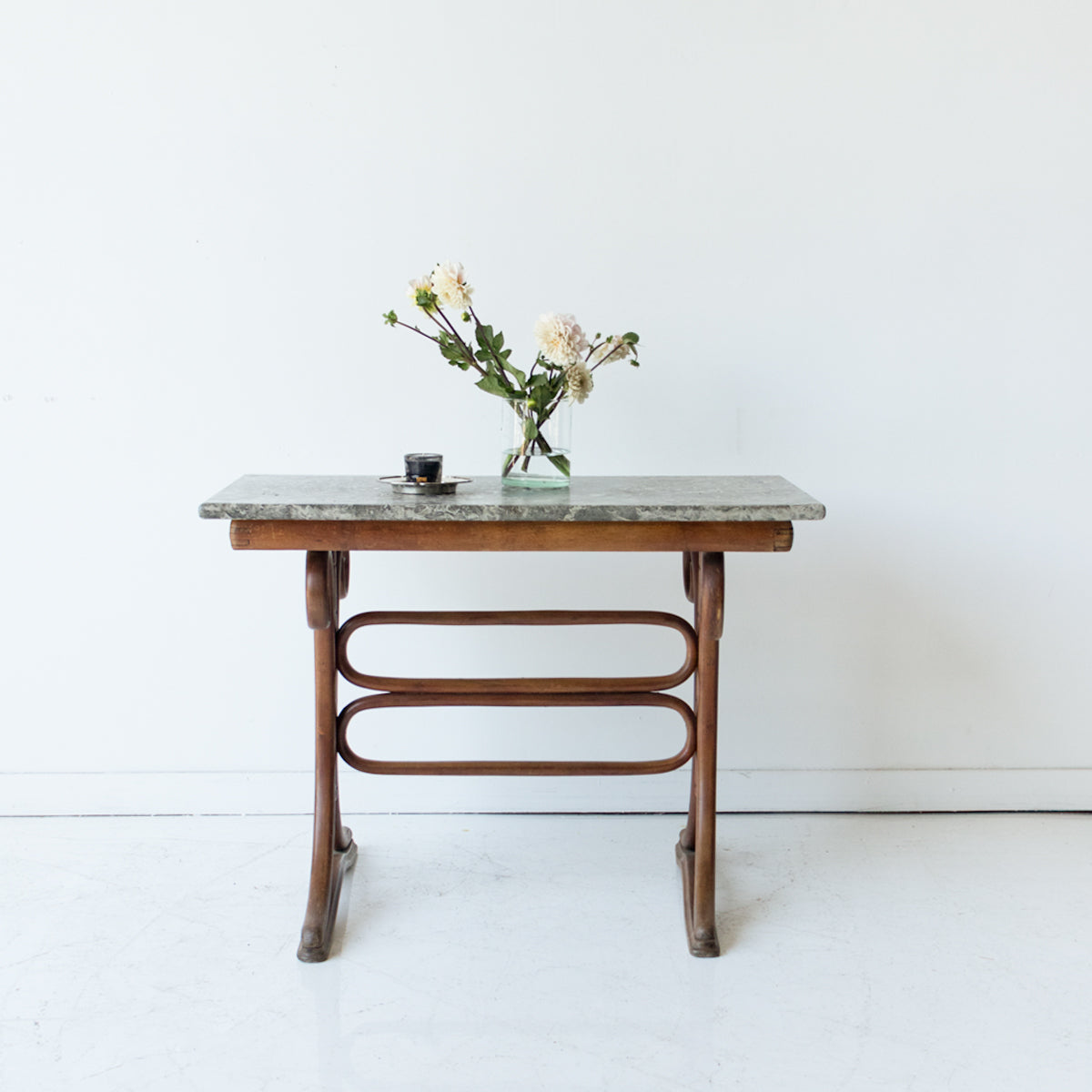 Console en marbre Thonet