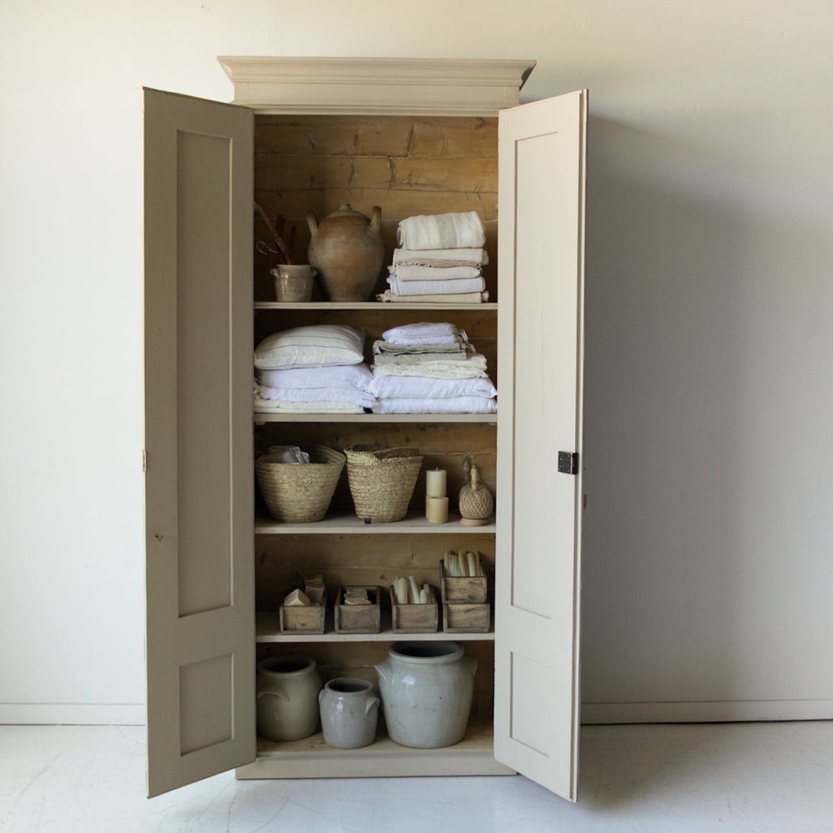 Grande Armoire Peinte