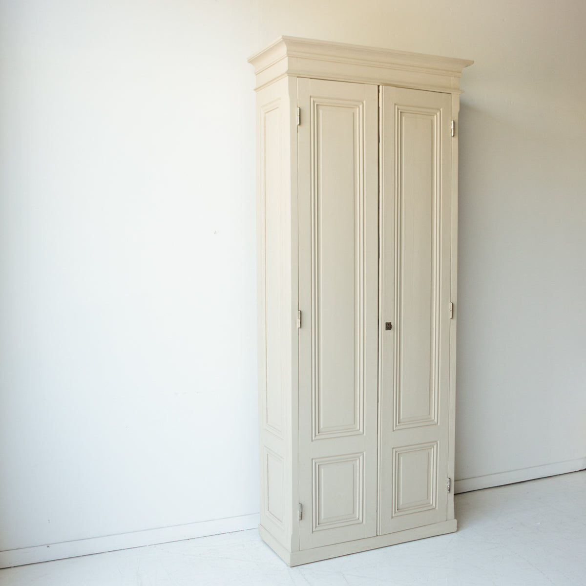 Grande Armoire Peinte
