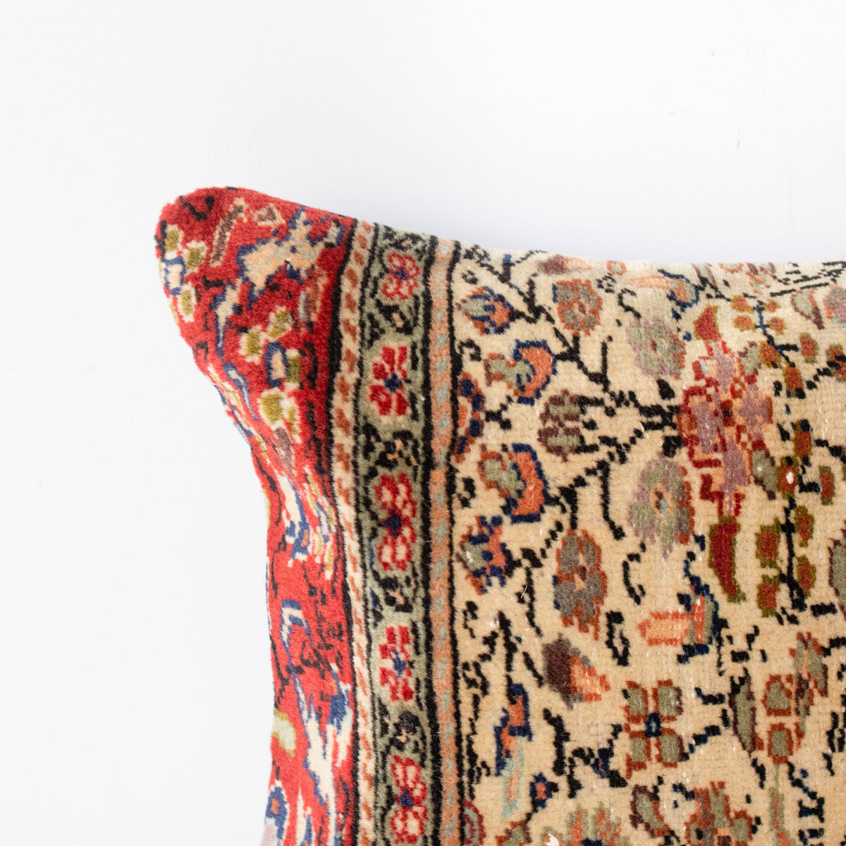 Coussin touffeté vintage | Croix