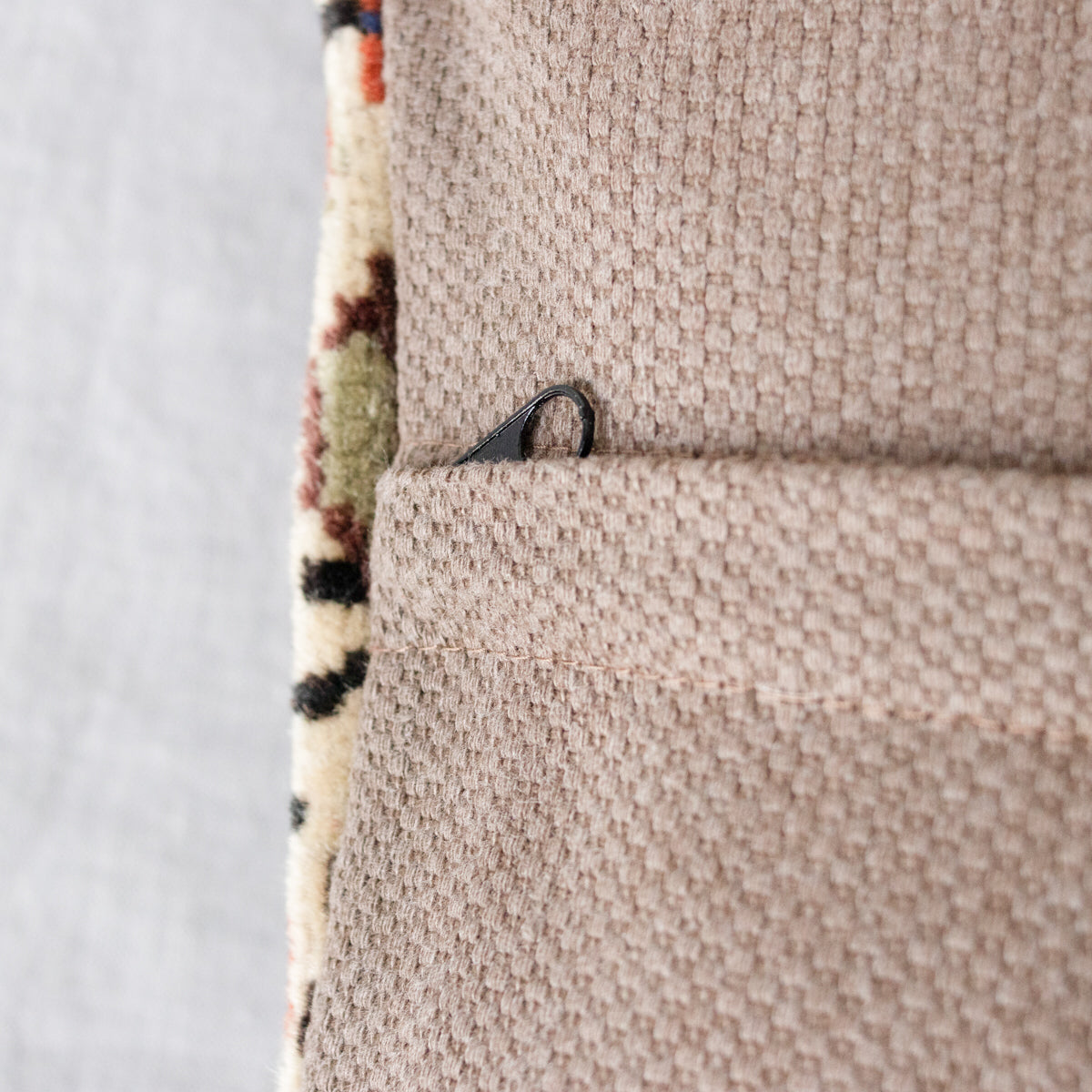 Coussin touffeté vintage | Croix