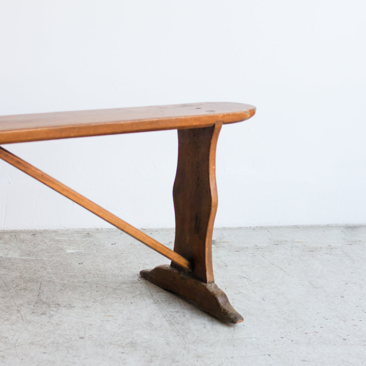 Banc antique en noyer