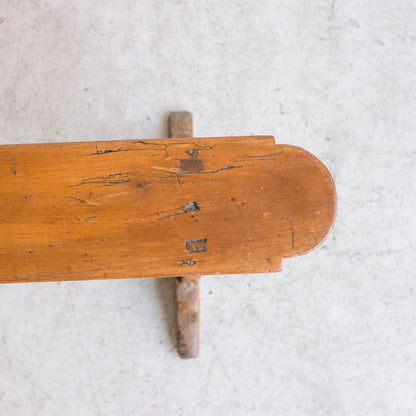 Banc antique en noyer