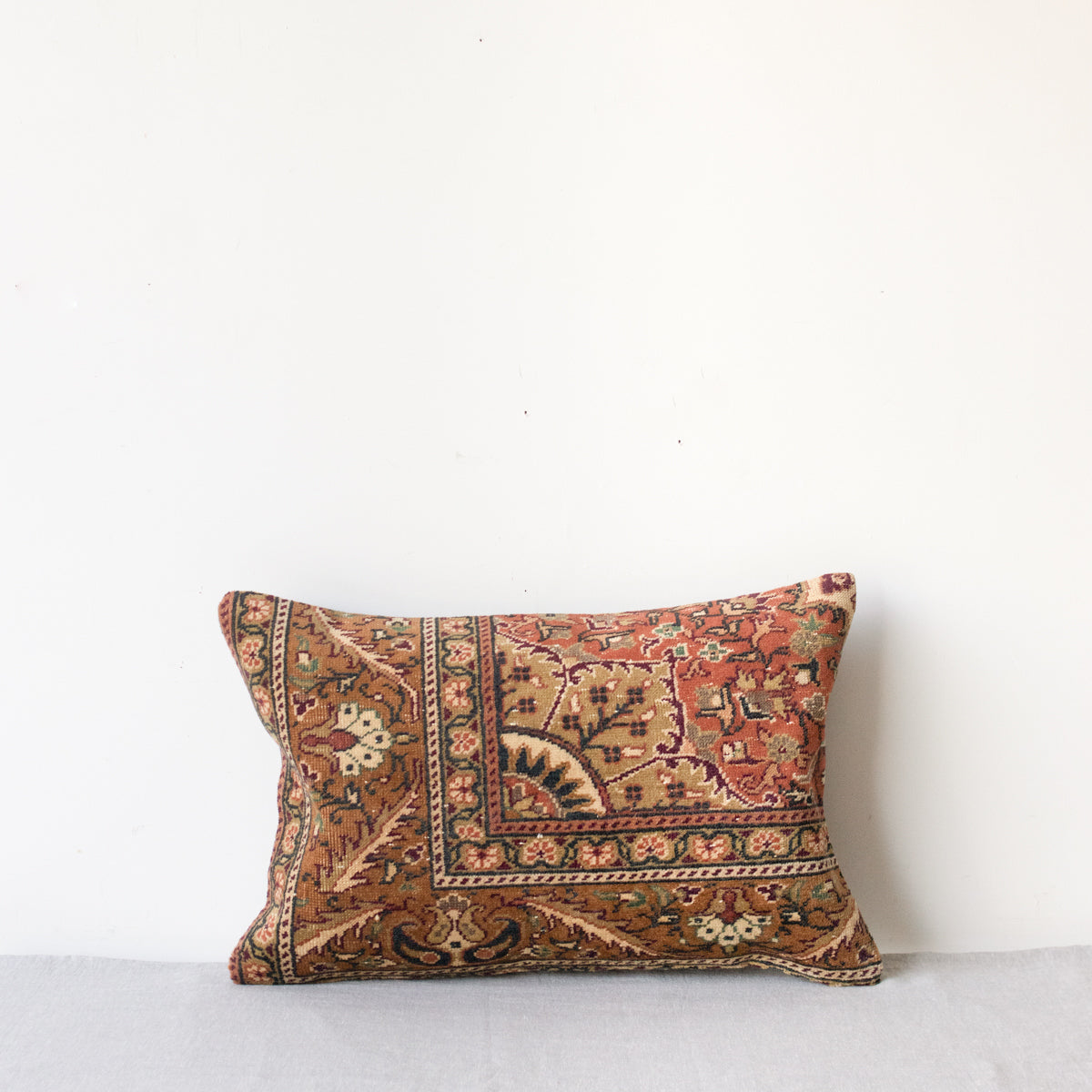 oreiller de tapis touffeté vintage | Millau