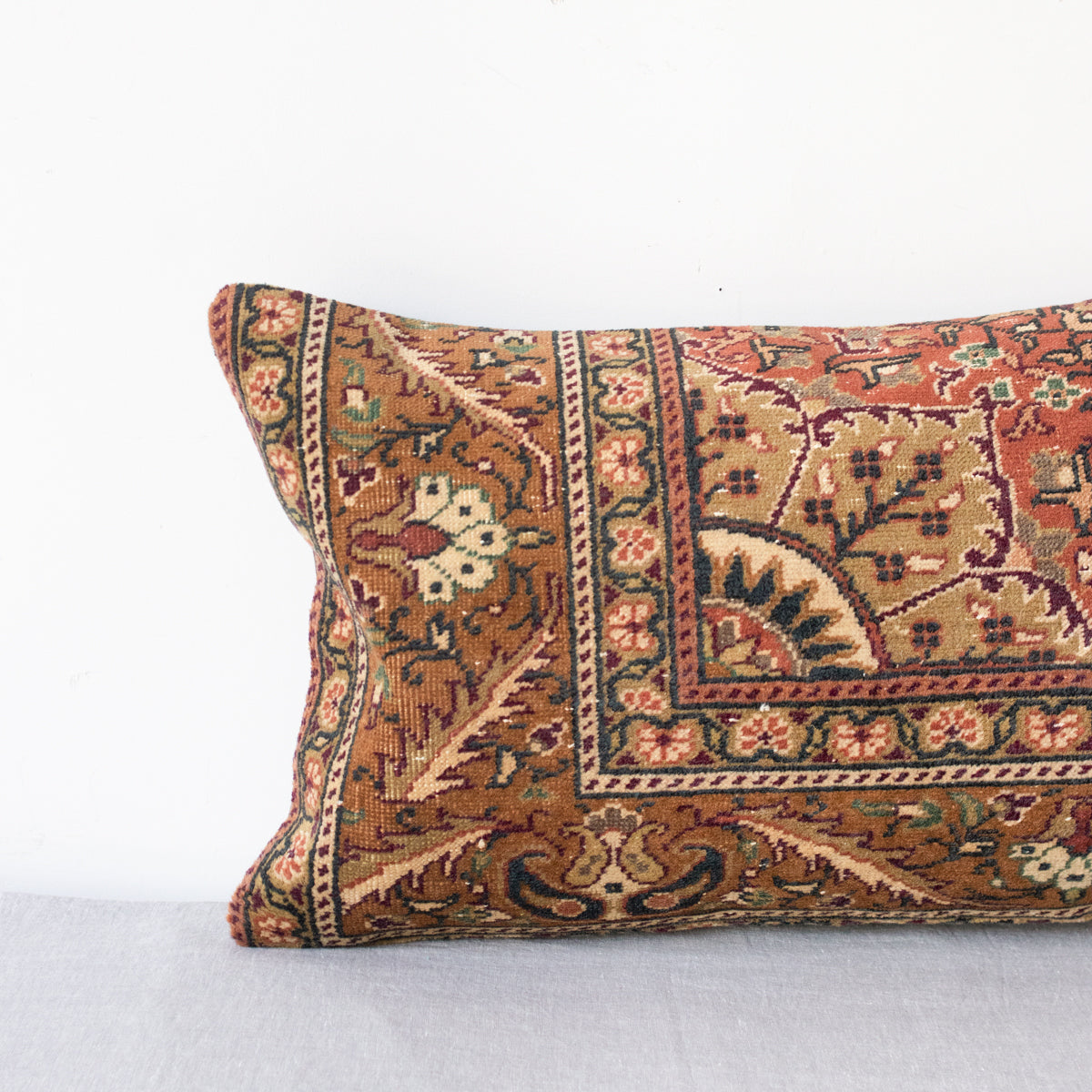 oreiller de tapis touffeté vintage | Millau