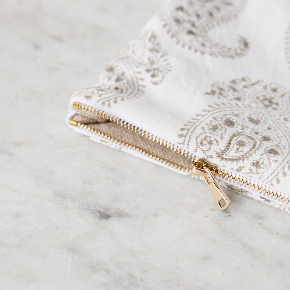 Pochette zippée en édition limitée | Claudine